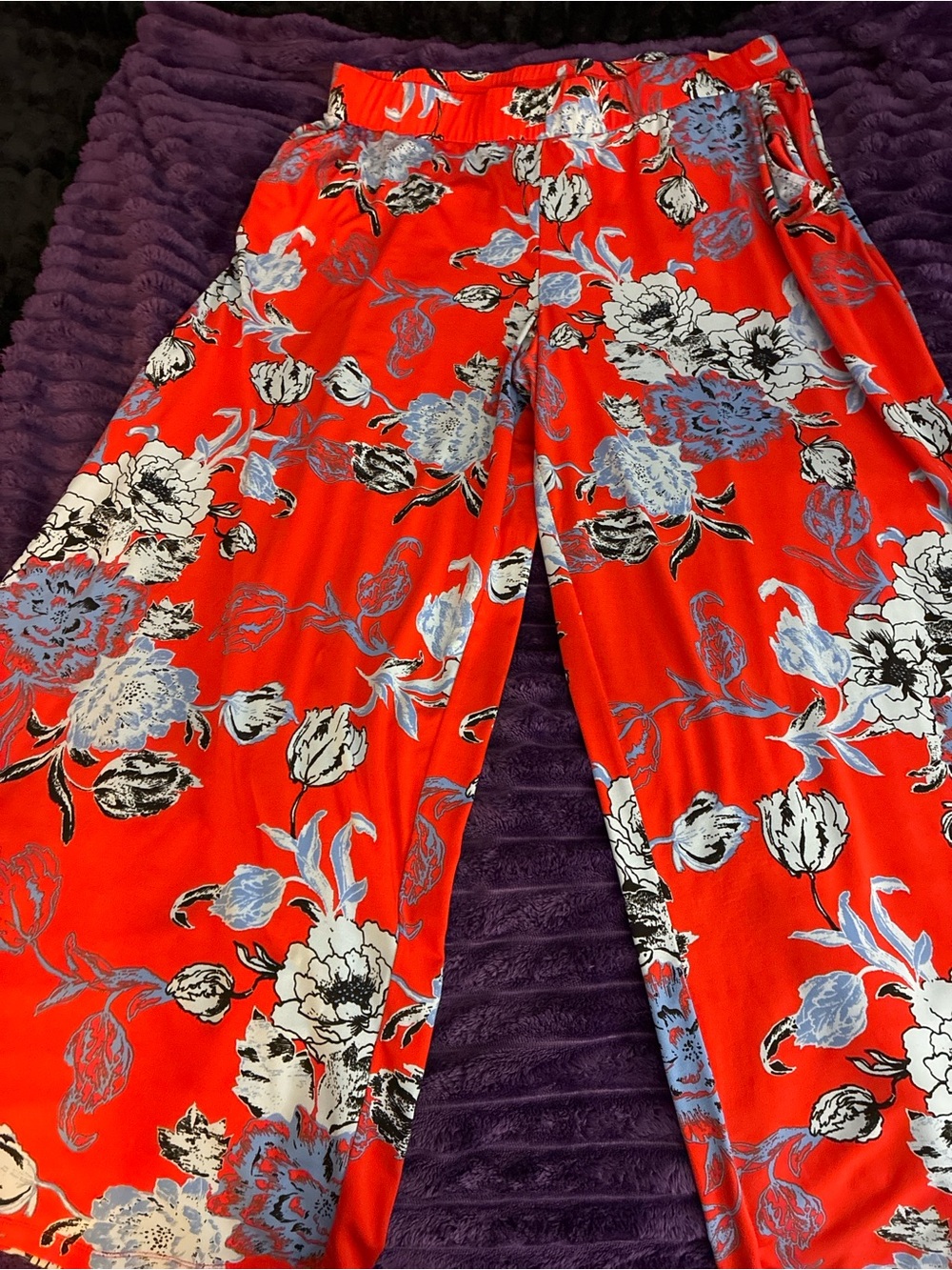 G.I.L.I. Red Floral Wide-Leg Pants